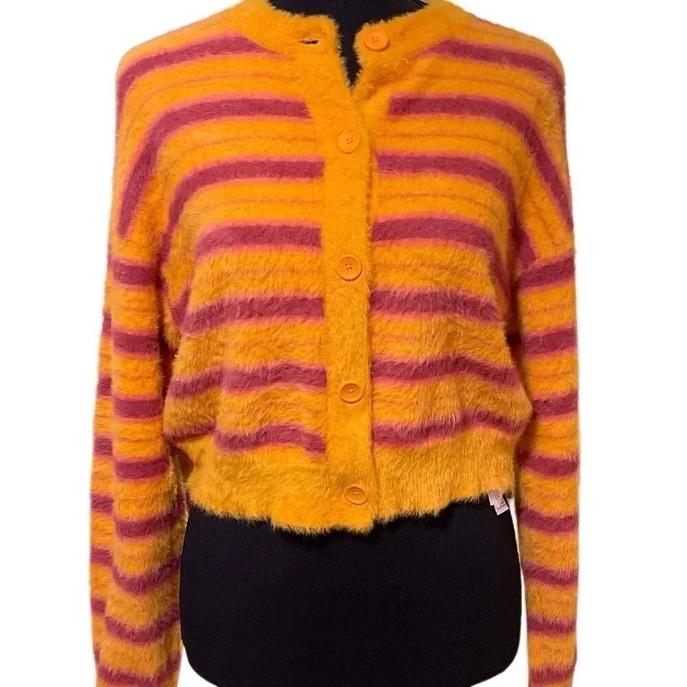 Levi’s Cat Cardigan Sweater Fuzzy Wuzzy